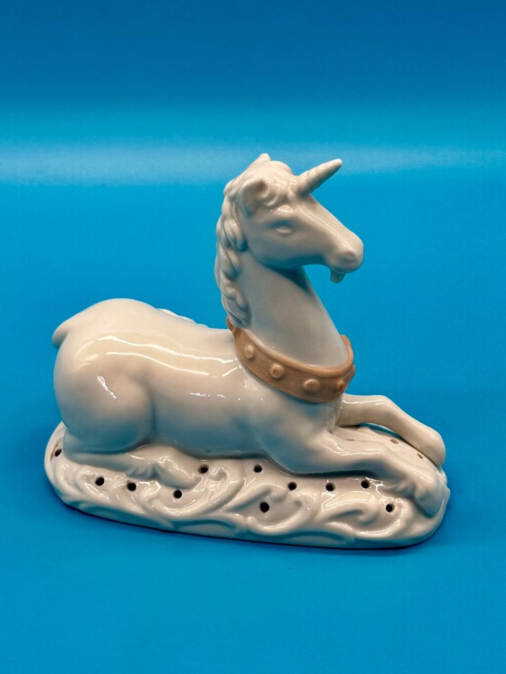 Vintage 1981 Avon Tapestry Collection Porcelain Unicorn Pomander Figurine